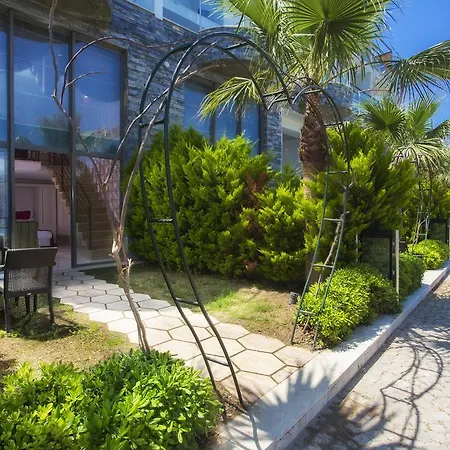 Complex The Qasr Bodrum Halal &