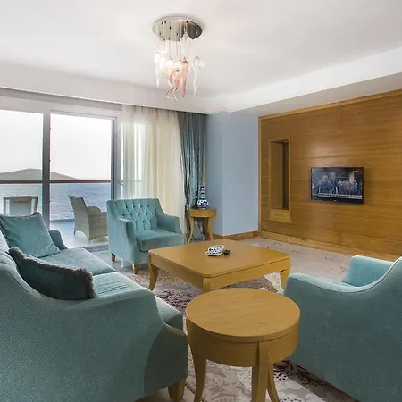 The Qasr Bodrum Halal & Complex *
