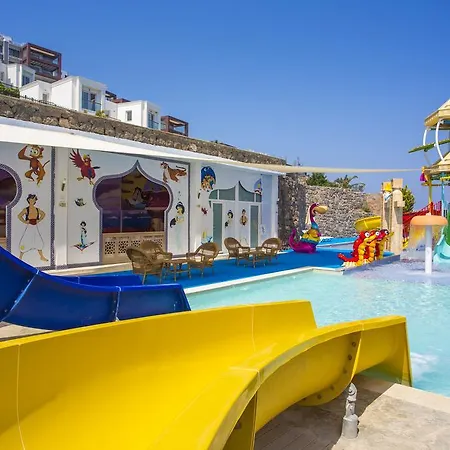 The Qasr Bodrum Halal & Курортный комплекс *